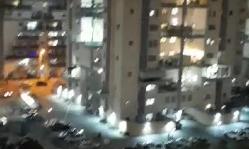 מדהים: שכונת 'הדר גנים' בשירת מרפסות. צפו