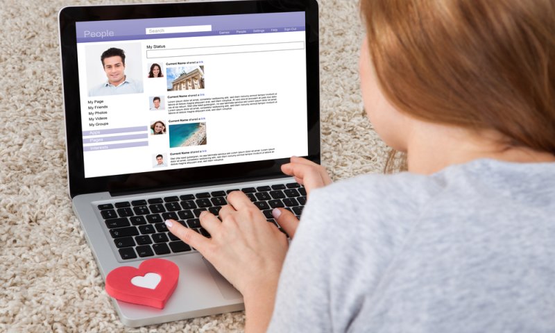 איזו תמונה לשים בכרטיס האישי באתר ההיכרויות?