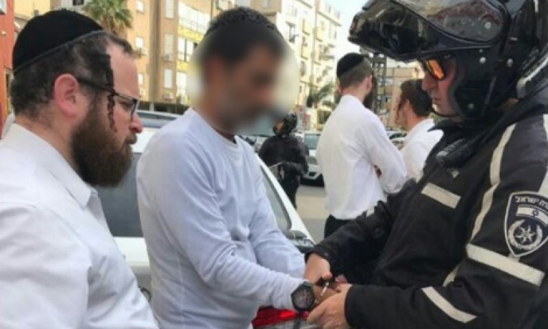 פרץ למשרד של הרב אמנון יצחק ואיים לדקור אותו