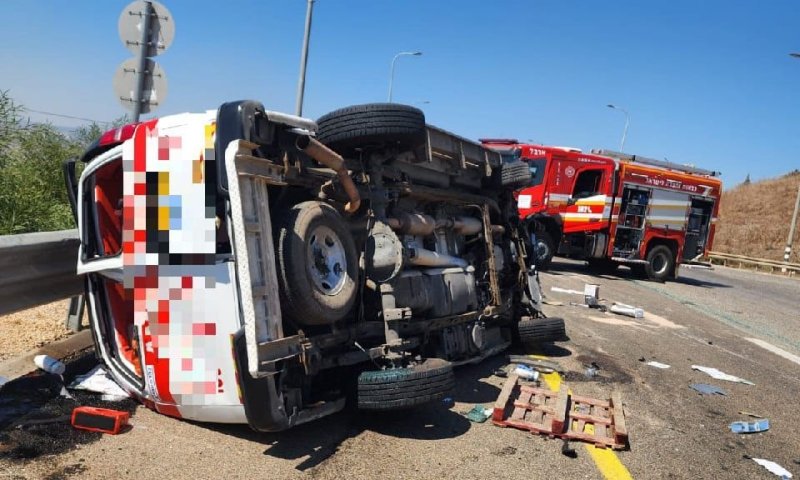 5 פצועים בתאונה בין אמבולנס לרכב פרטי ליד פוריה