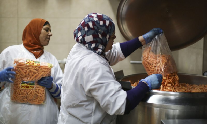 בשורה להורים יחידניים: תאסר החובה לעבוד בלילה