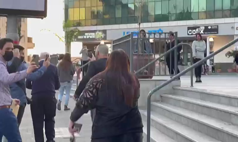 צפו | פעילי ליכוד תקפו את בגין: "בוגד"