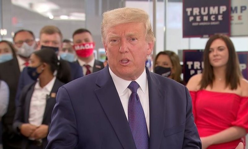 טראמפ במטה הקמפיין: "בטוח שיהיה לילה מוצלח"