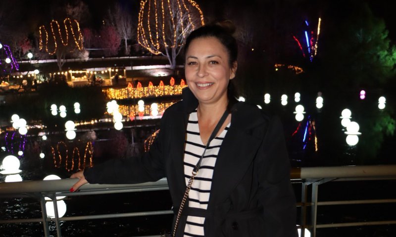 הקונדיטורית המפורסמת: הותקפתי כי אספתי שיער מול גבר חרדי