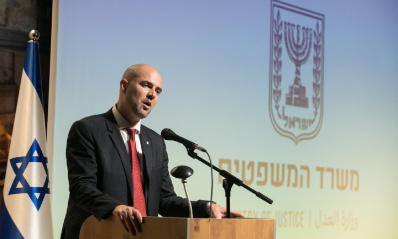 אמיר אוחנה:"בני גנץ הוא או מושחת או פלקט"