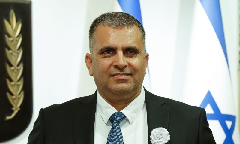 סופר נכנס למשרד הקליטה: "חיזוק הרוב היהודי"