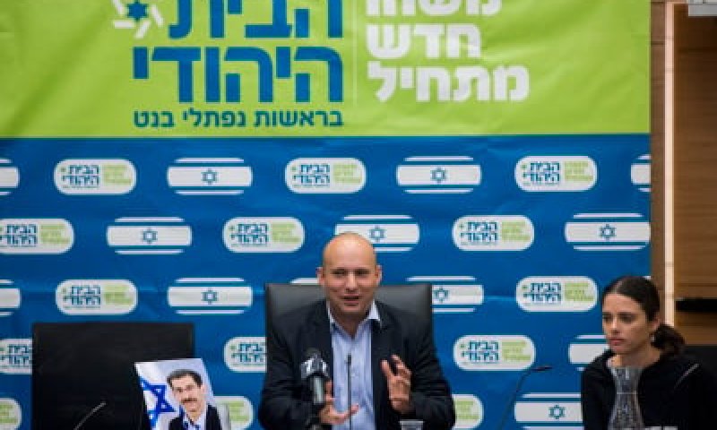 בנט: "לא נפרק ממשלה בגלל שני בתים בחברון"