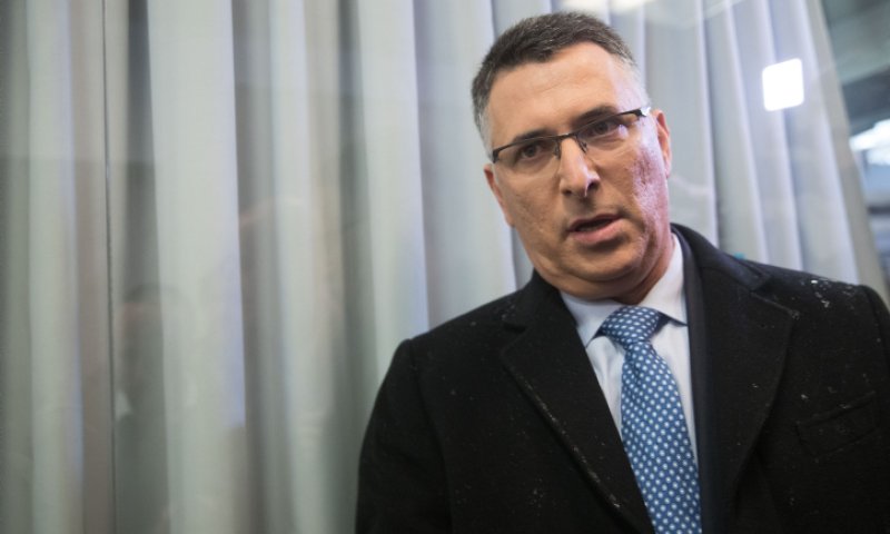 סקר מנדטים: נתניהו מזנק, סער ממשיך להתרסק