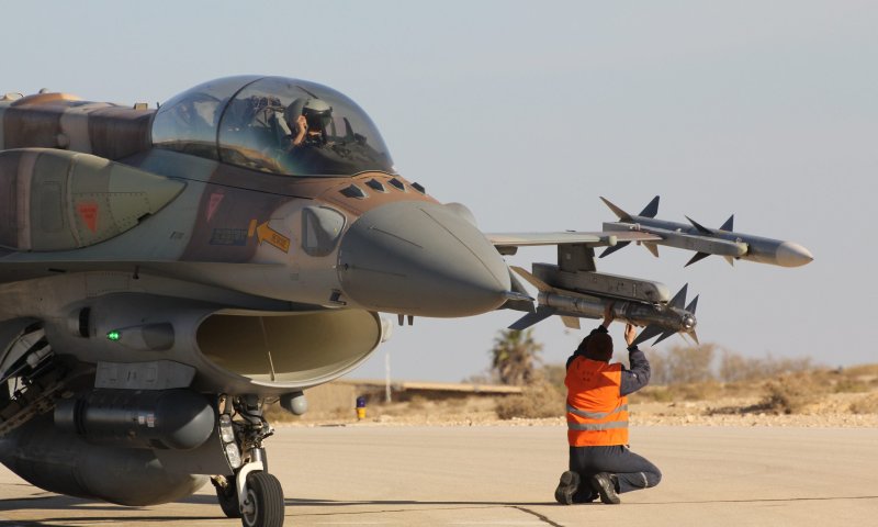 טכנאי חיל האוויר לסרבנים: "שרפתם לנו את הקול'