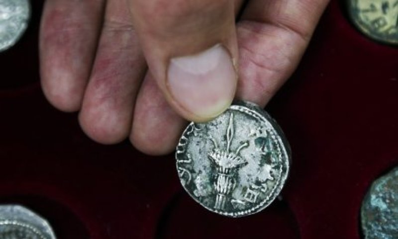 כמה שווה השנה מחצית השקל?