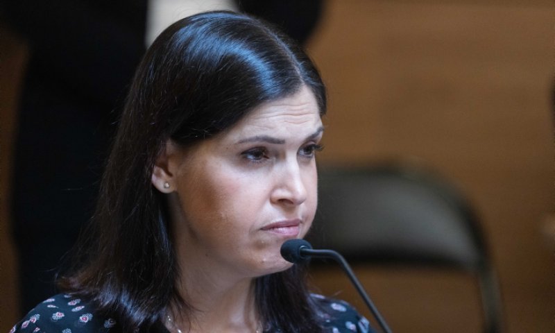 בושה: השרה הישראלית נותרה מחוץ לנאום של בנט