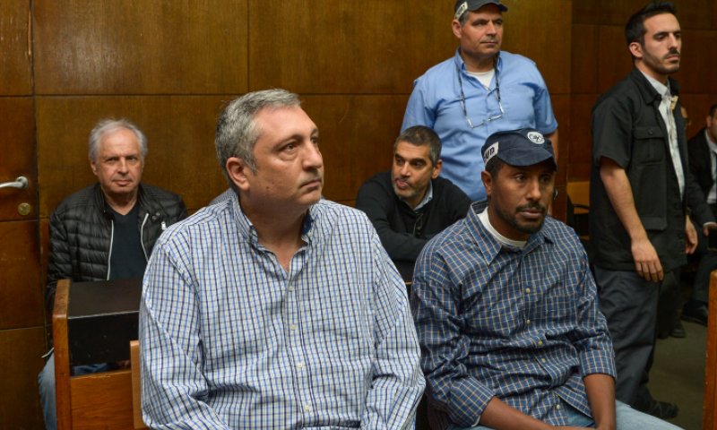 החשודים בתיק 4000 שוחחרו למעצר בית