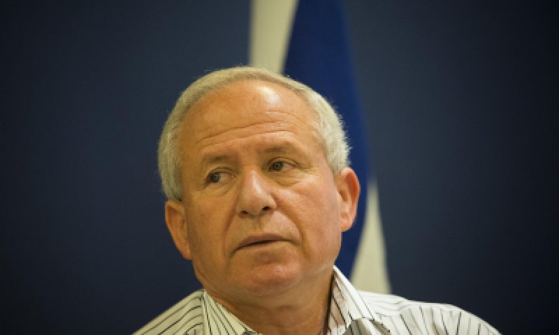 "אסור שארץ ישראל תהיה נתונה לחסדיו של דיכטר"