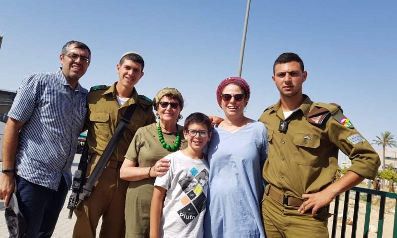 "דמי רותח": מכתב גלוי מאמא דואגת לבני גנץ