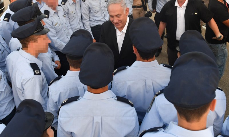 בפני הטייסים הדגיש נתניהו: "איראן האיום הגדול על קיומנו"