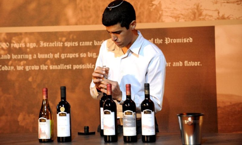 שולחים יין מיש"ע לחו"ל ועוזרים להלחם בחרם