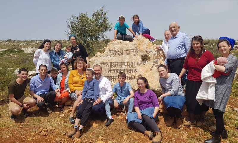 נטיעת כרם בחבל בנימין לזכרו של סמל נועם בהגון