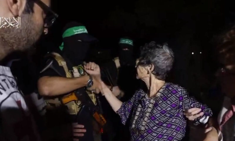 'מצמרר': החכ"לית התרגשה מלחיצת היד למחבל חמאס