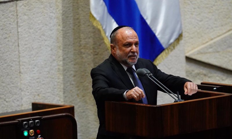 גנץ לא הסכים לוותר: השר יצחק כהן התפטר