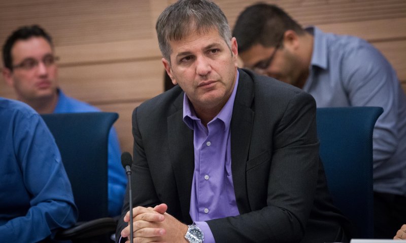 הקואליציה מענישה את יואב קיש על ההברזה