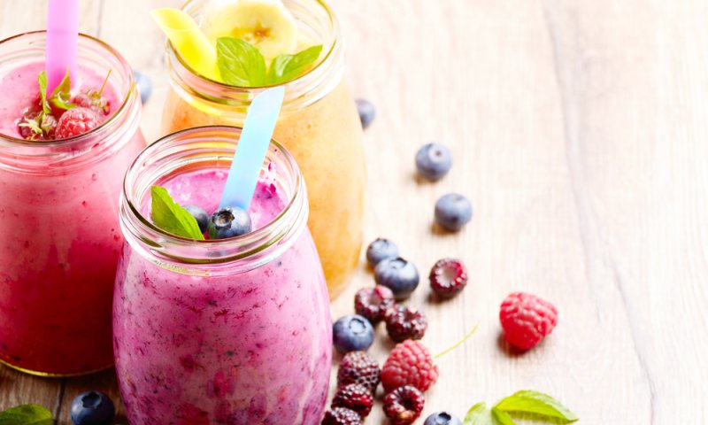 קיץ שלם בכוס: 4 רעיונות לשייקים בריאים ומרעננים