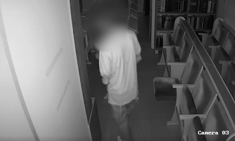 תושב רמלה נעצר בחשד לפריצה לבתי כנסת | תיעוד