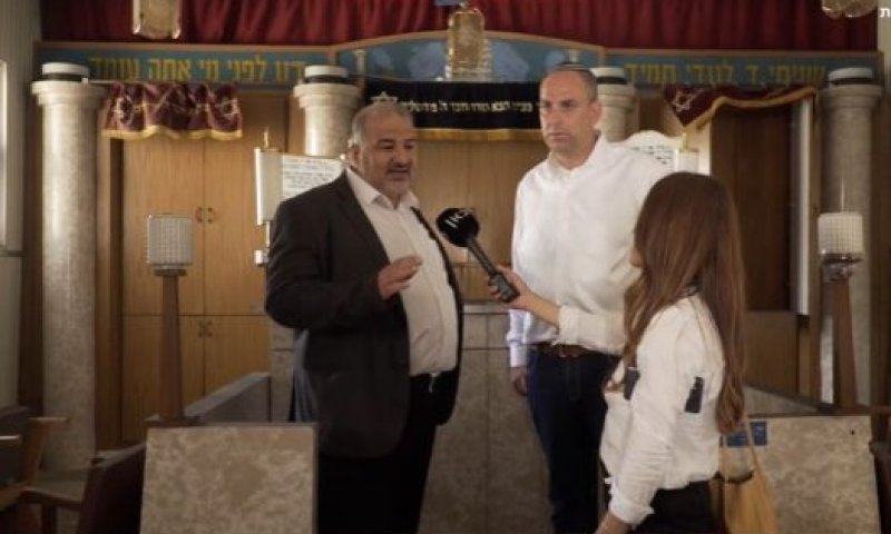 עבאס בביקור בלוד: "ניקח אחריות ונשתתף בשיקום"