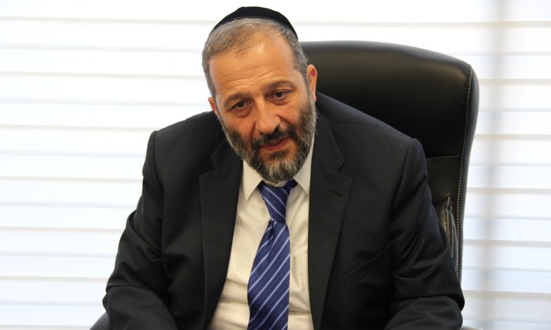 דרעי מכריז מלחמה: "עם ישראל הסתדר אלפי שנים בלי המאחזים"