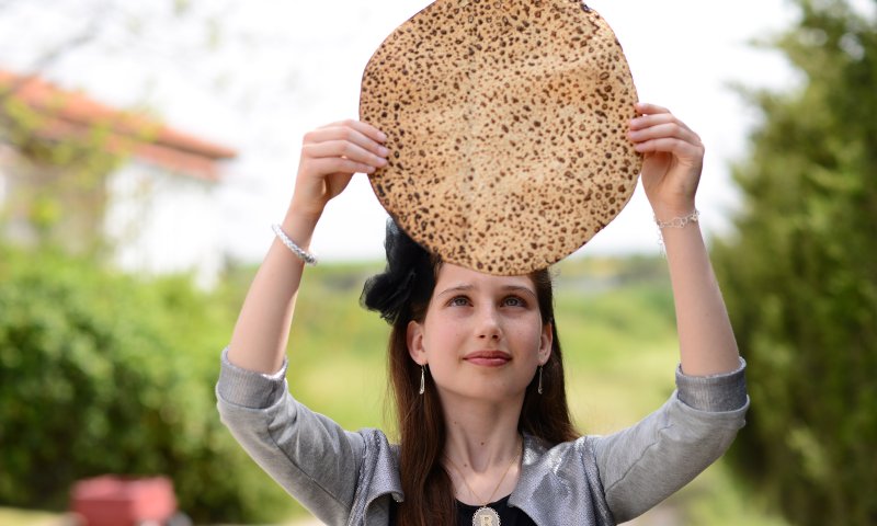 שו"ת: מה עדיף מצה עגולה או מרובעת?