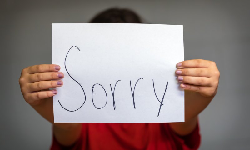 לא עוד אסמס: איך באמת מבקשים סליחה? &bull;צפו