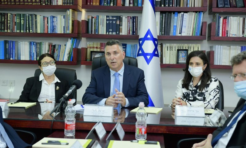 הדיל סגור: הביקורת בימין, הטענות של סער