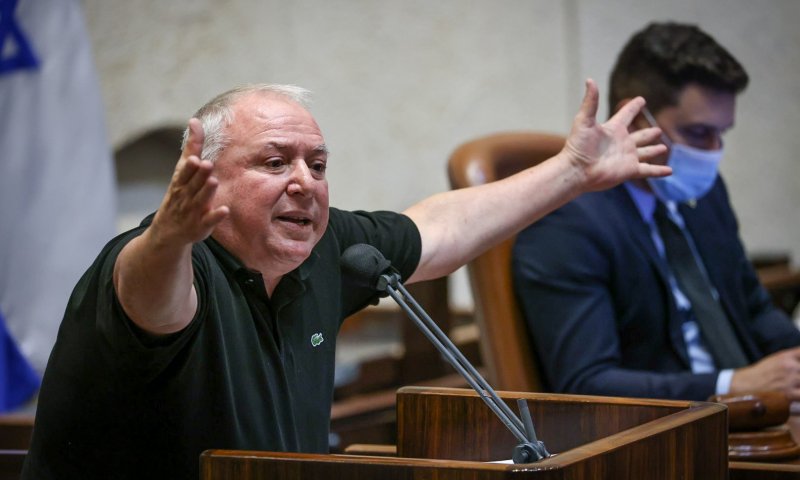 אמסלם: "אני מתאר מצב, יאיר לפיד מקלל"