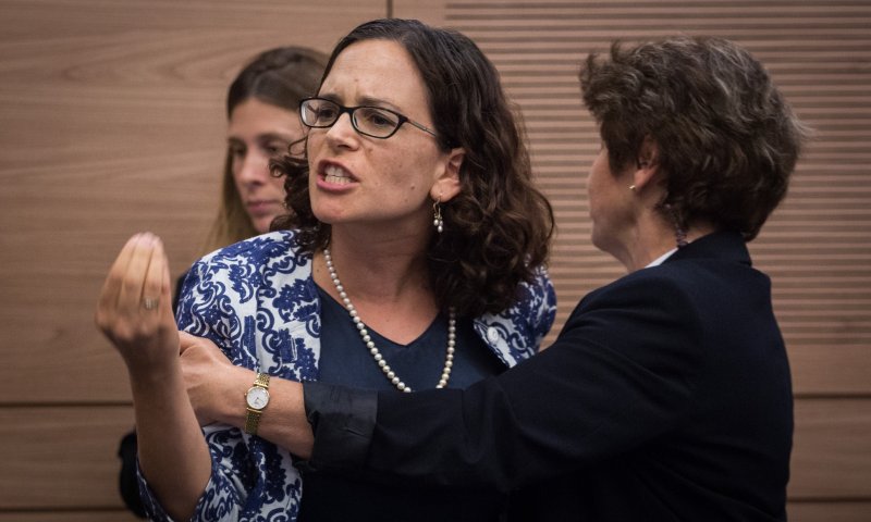 עזריה במתקפה חריפה על ניר ברקת