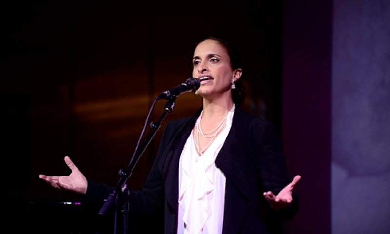 סערת ברי סחרוף &bull; ניני: "לא נכון לבדר בשטח כבוש"