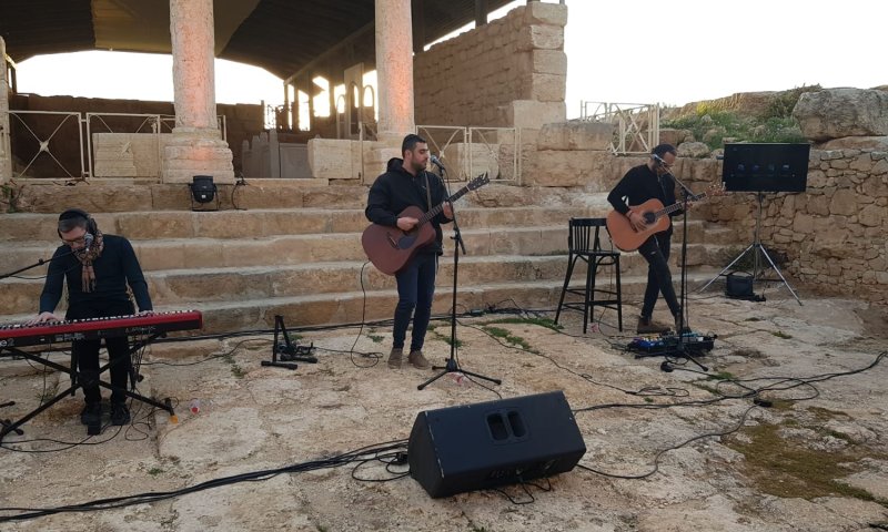 מרגש: כך הופיע ישי ריבו מול 3000 משפחות