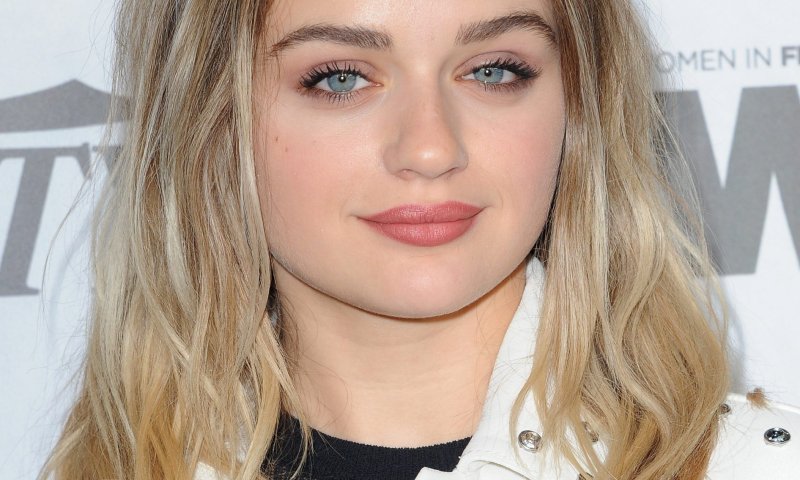 "גדלתי על ידי נשים יהודיות חזקות": הולו משיקה סדרת שואה