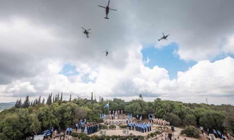 צפו: מטס ההצדעה בהר הרצל ובהר הטייסים