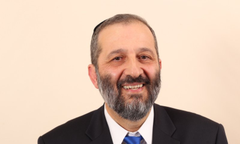 שוברים שמאלה: הרב עובדיה החזיר את דרעי לראשות ש"ס