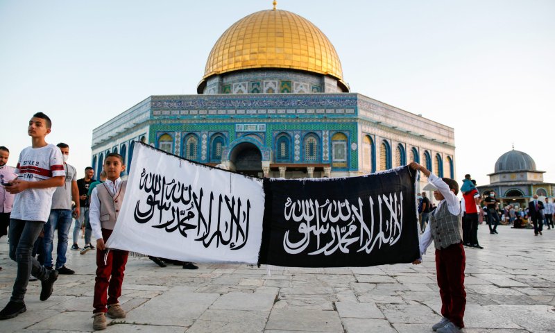 נכנע לטרור: המפכ"ל החליט לסגור את הר הבית ליהודים