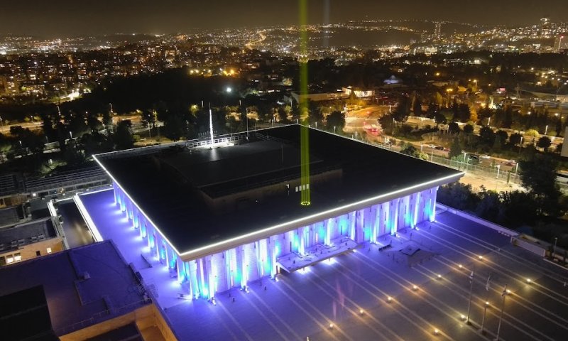 חודש למלחמה: הכנסת במיצג מיוחד למען&nbsp;החטופים