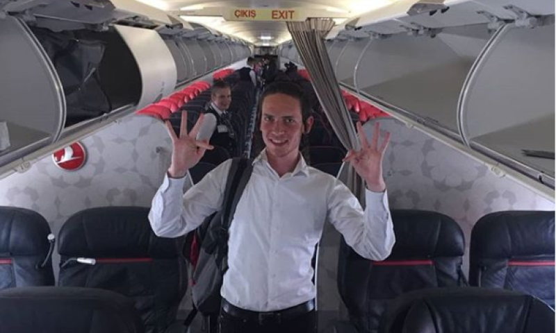 צבא בכאילו: כוכב הרשת החרדי שוב טס לחו"ל