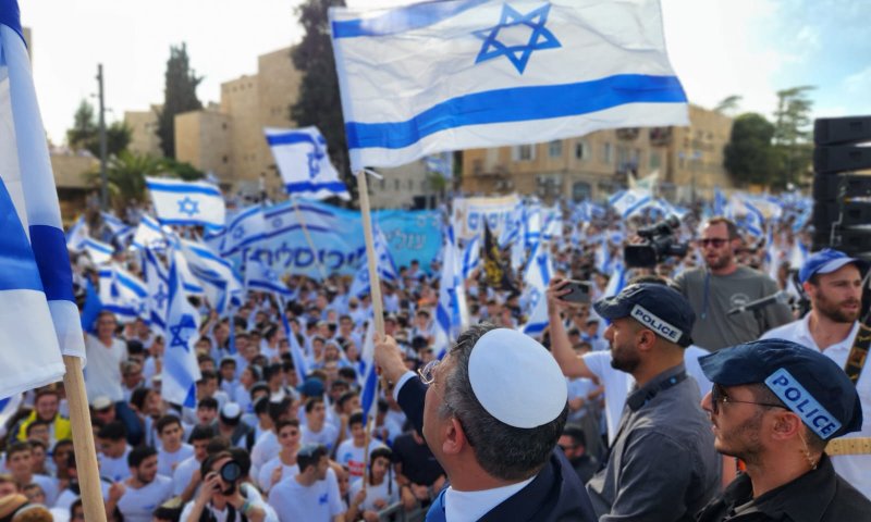 יום ירושלים: רבבות צועדים במצעד הדגלים בעיר