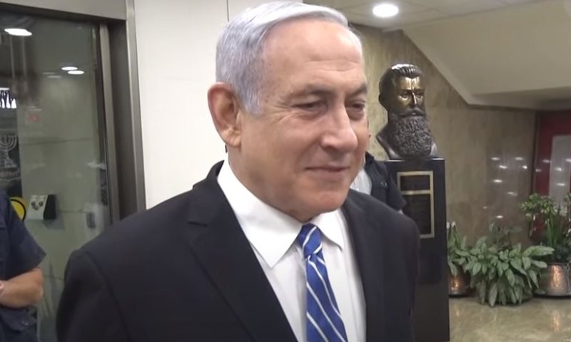 צפו: נתניהו דומע במפגש עם ניצולי שואה שבאו לחזקו