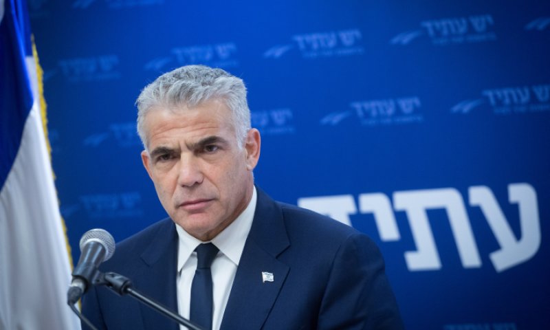 חיים אתגר:אלה 11 השאלות שלפיד סירב לענות עליהן