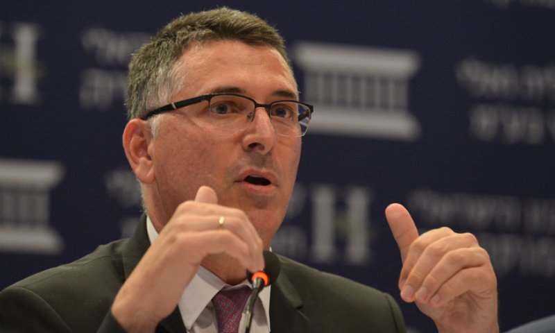 גדעון סער מגיב להאשמות של נתניהו: "חזור בך"