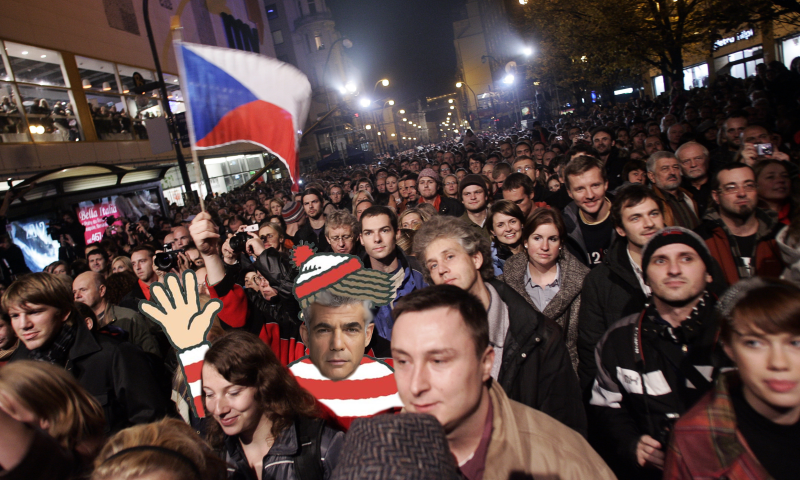 איפה יאיר? המו"מ מתנהל ולפיד נעלם. בואו למצוא אותו