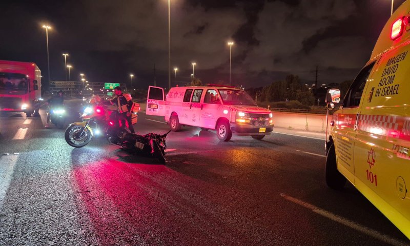 במהלך הלילה: רוכב אופנוע נפגע באורח אנוש סמוך לראשון לציון