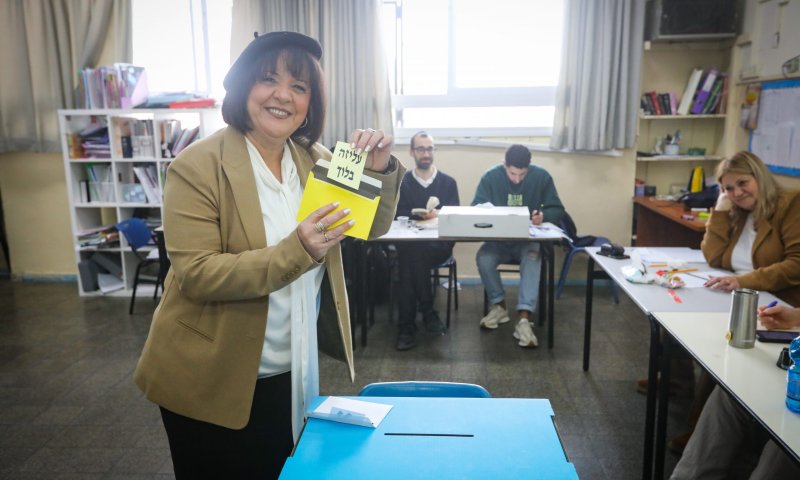 בית שמש: המועמדת הסרוגה מובילה על החרדים