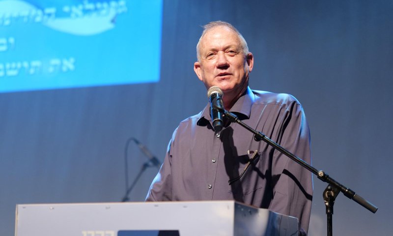 גנץ הציג: תוכנית 'ההפוגות' לפינוי תושבי עוטף עזה