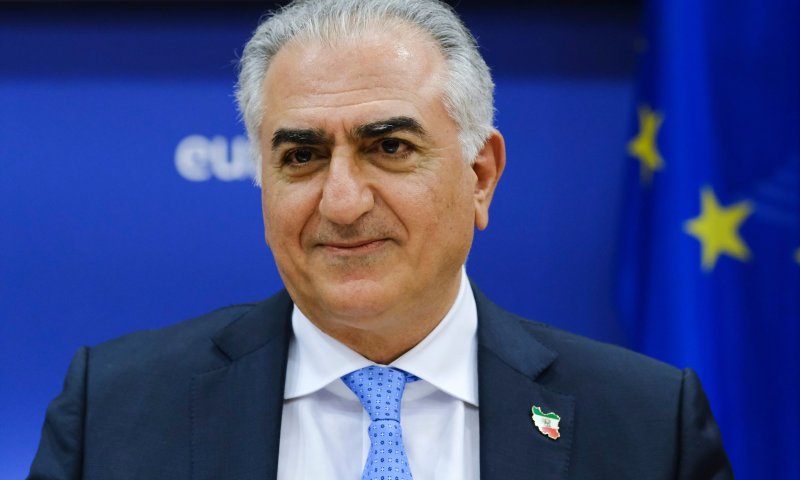 יורש העצר האיראני מברך: "מסר חשוב למשטר הפושע"